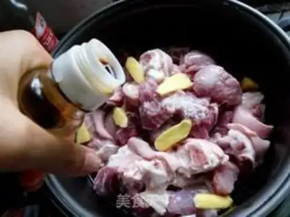 Make Peanut pig hand step 6