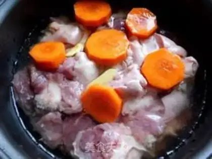 Make Peanut pig hand step 8