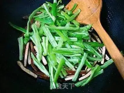 Make Green pepper and tea dry step 7