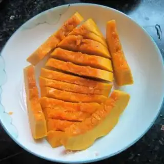 Make Sour bean horned pumpkin step 3