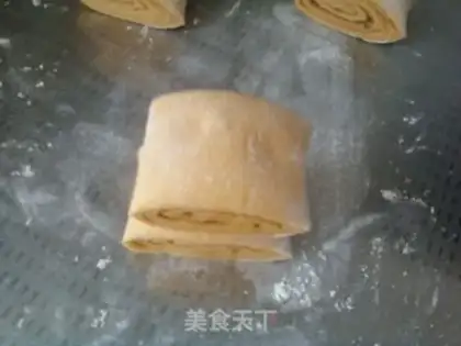 Make Pumpkin marmalade roll step 8