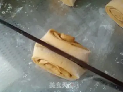 Make Pumpkin marmalade roll step 9