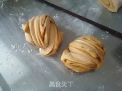 Make Pumpkin marmalade roll step 11