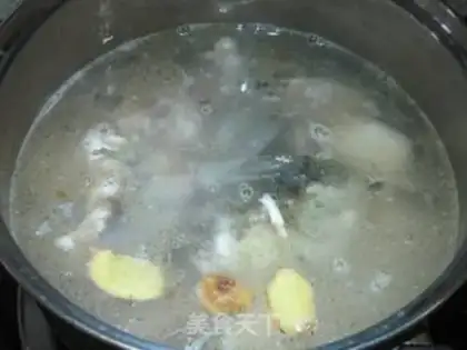 Make Cook fish head soup step 2