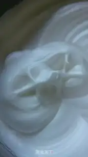 Make Two-colour cake rolls with a pan step 9