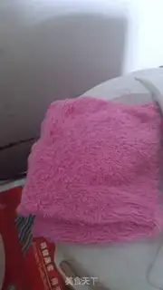 Make Two-colour cake rolls with a pan step 16