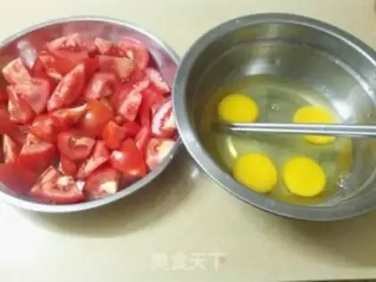 Make Tomato fried eggs step 0