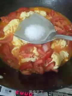 Make Tomato fried eggs step 3