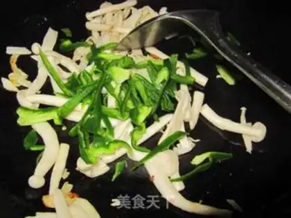 Make Pepper fried sea mushrooms step 3