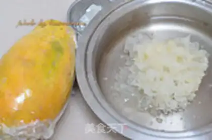 Make The papaya silver ear soup step 0