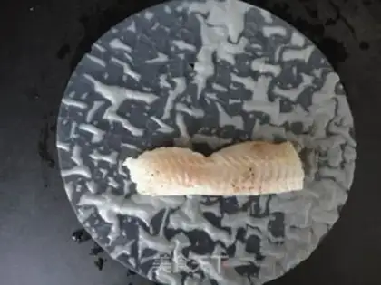 Make Vanilla Fish Spring Roll step 2