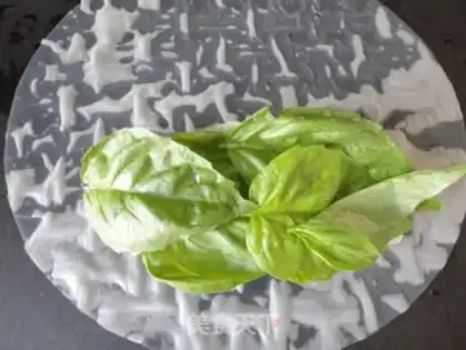 Make Vanilla Fish Spring Roll step 3