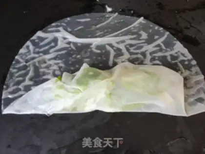 Make Vanilla Fish Spring Roll step 4