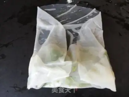 Make Vanilla Fish Spring Roll step 5