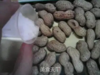Make Salt peanuts step 1