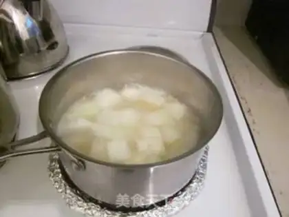 Make Pork shrimp soup step 2