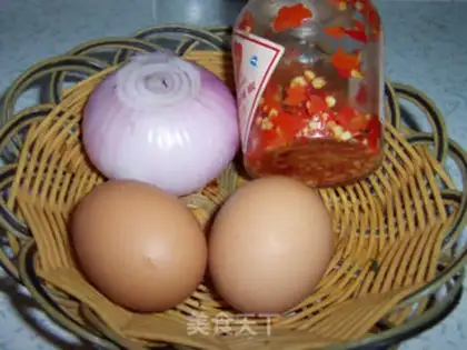 Make Onion fried eggs step 0