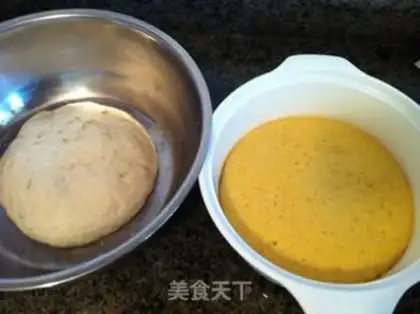 Make Pumpkin double-coloured buns step 3
