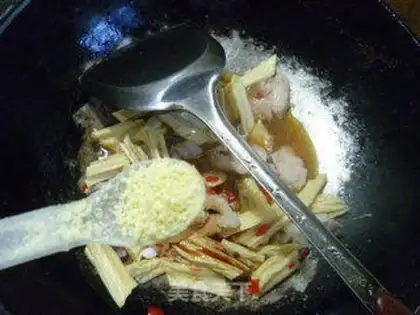 Make Five flowers and rotting bamboo step 10