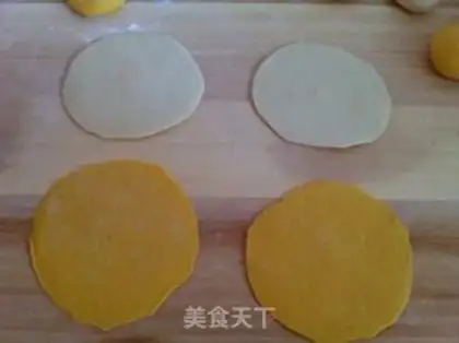 Make Pumpkin double-coloured buns step 5