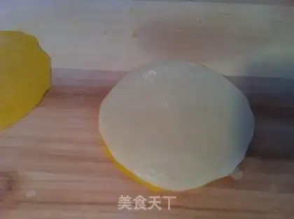 Make Pumpkin double-coloured buns step 7