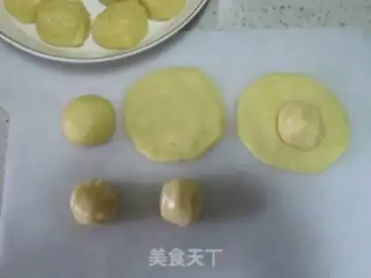 Make Potato bean mooncake step 10