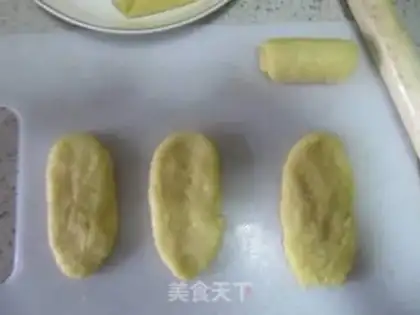 Make Potato bean mooncake step 11