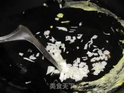 Make Weenie egg fried rice step 5
