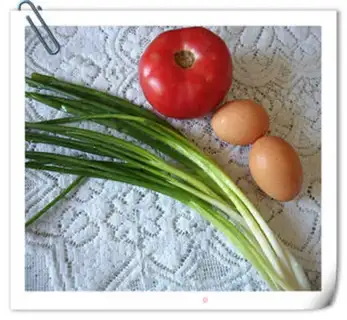 Make Onion tomato stand eggs step 0