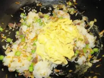 Make Weenie egg fried rice step 11
