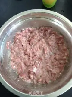 Make Black pepper pepper beef step 1