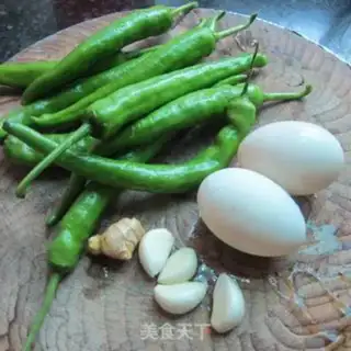 Make Hot pepper fried eggs step 0