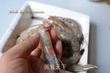 Make Garlic fan steamed shrimp step 2