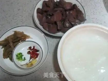 Make Sour duck blood fan soup step 1