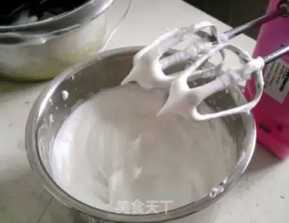 Make Six-inch cream fruit cake step 1