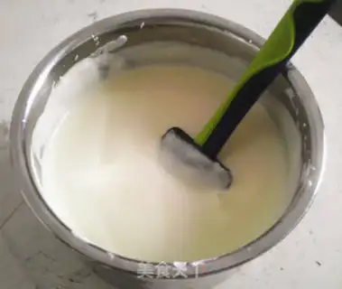 Make Six-inch cream fruit cake step 3