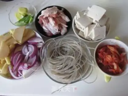 Make Korean pickle tofu pot step 0
