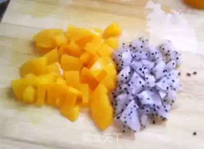 Make Six-inch cream fruit cake step 8