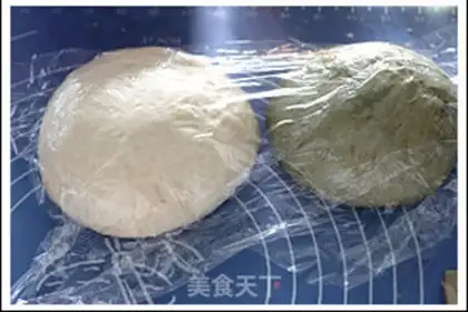 Make Double-colour tea toast step 11