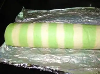 Make Cake rolls with stale stripes step 16