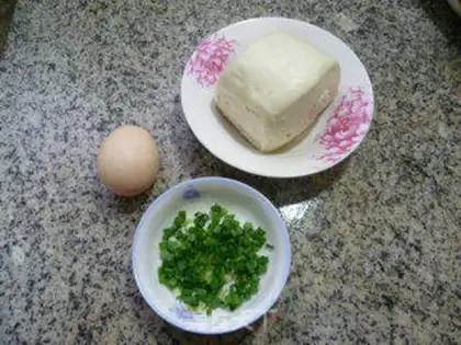 Make Eggs and buns step 0
