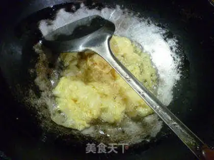 Make Eggs and buns step 4