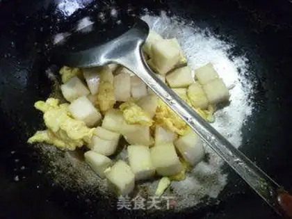 Make Eggs and buns step 5