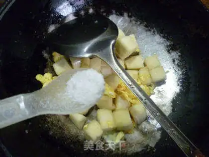 Make Eggs and buns step 6