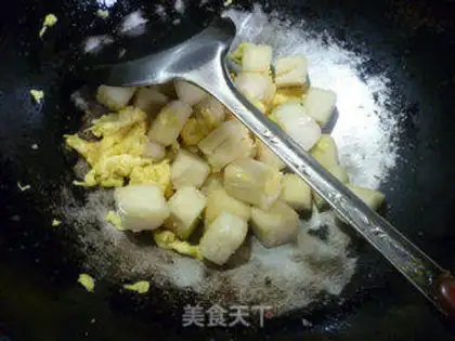 Make Eggs and buns step 8