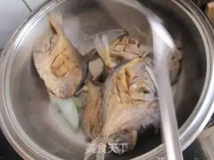 Make Dry-burned mackerel step 1