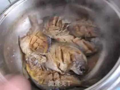 Make Dry-burned mackerel step 2