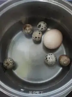Make White boiled eggs step 1