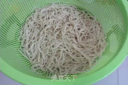 Make Tomato noodles step 1