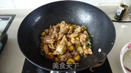 Make Red-burned chestnut chicken step 7